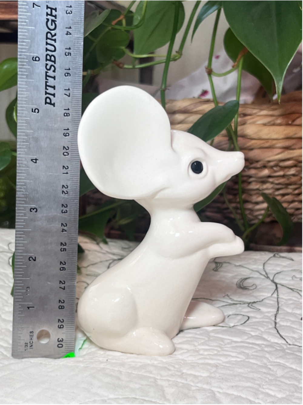 Vintage White Ceramic Mouse Figurines - Set of 2 - Picture 8 of 10